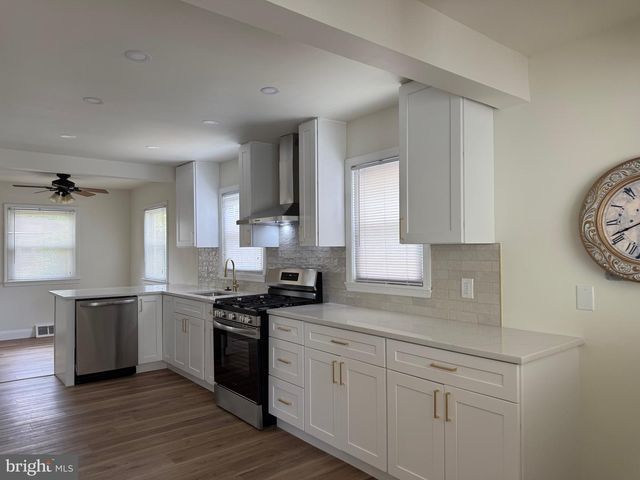 27 TEMPLE AVE, Stratford, NJ 08084