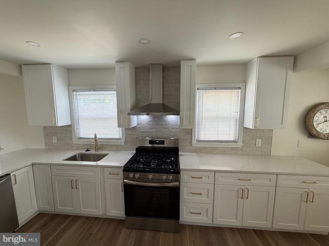 27 TEMPLE AVE, Stratford, NJ 08084