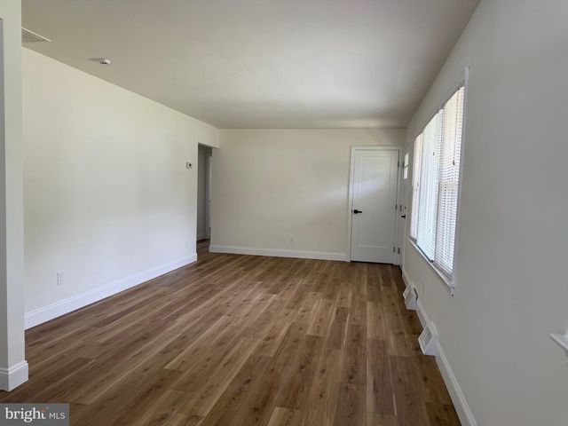 27 TEMPLE AVE, Stratford, NJ 08084