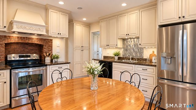 150 Holmes Avenue, Darien, CT 06820