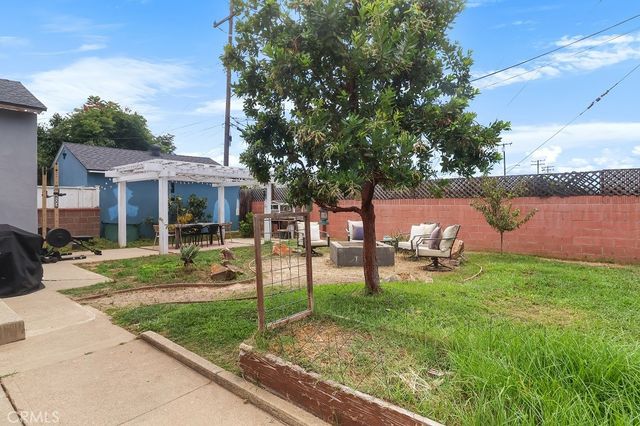 2738 Greenmeadow Road, Lakewood, CA 90712