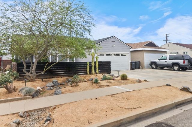 2738 Greenmeadow Road, Lakewood, CA 90712