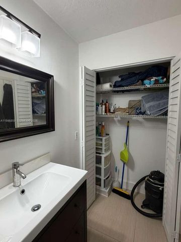 4944 NW 102nd Ave 204-3, Doral, FL 33178