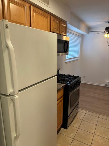 1900 W Knightsbridge Drive W 2B, Mount Prospect, IL 60056