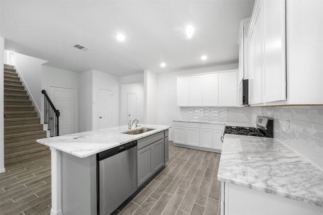 2126 Sanders Brook Drive, Baytown, TX 77521