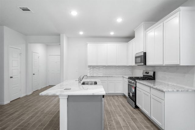 2126 Sanders Brook Drive, Baytown, TX 77521