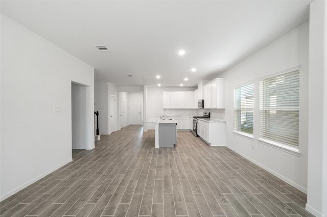 2126 Sanders Brook Drive, Baytown, TX 77521