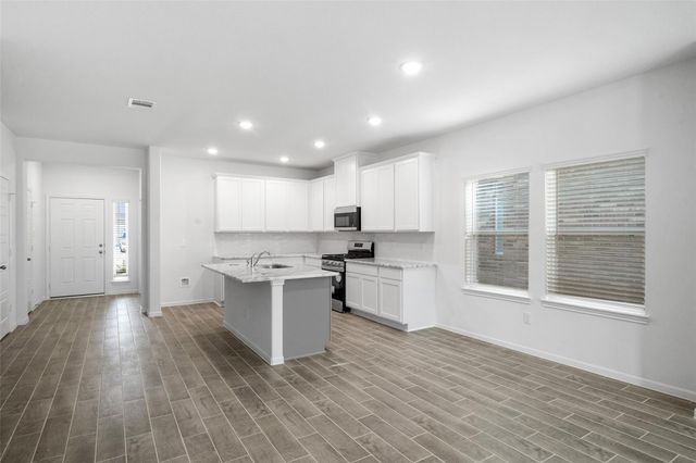 2126 Sanders Brook Drive, Baytown, TX 77521