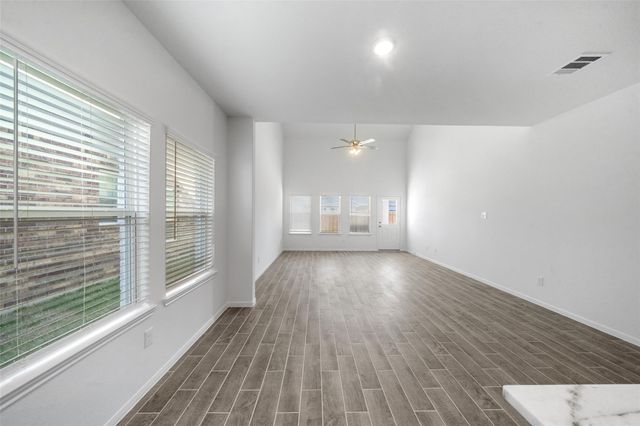 2126 Sanders Brook Drive, Baytown, TX 77521