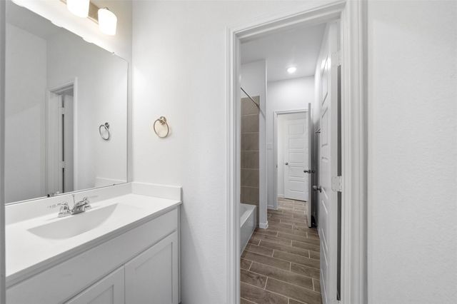 2126 Sanders Brook Drive, Baytown, TX 77521