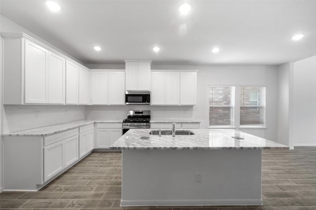 2126 Sanders Brook Drive, Baytown, TX 77521