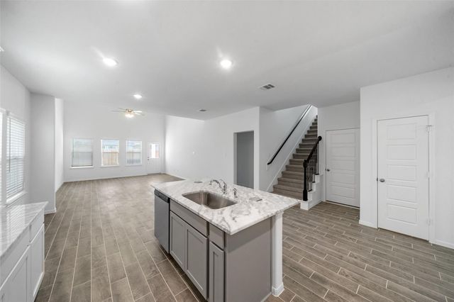 2126 Sanders Brook Drive, Baytown, TX 77521