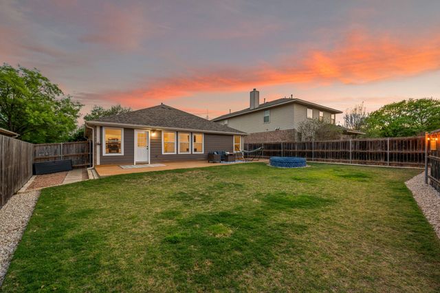 1812 McClannahan DR, Austin, TX 78748