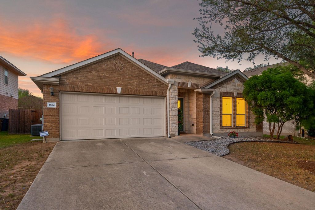 1812 McClannahan DR, Austin, TX 78748