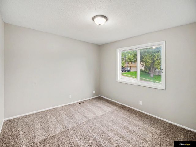 1446 S 167 Avenue, Omaha, NE 68130