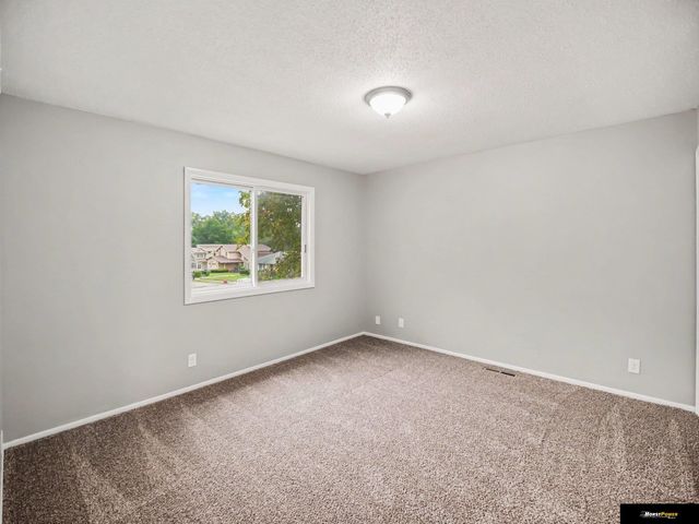 1446 S 167 Avenue, Omaha, NE 68130