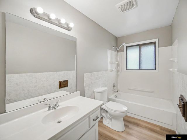 1446 S 167 Avenue, Omaha, NE 68130