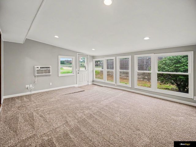 1446 S 167 Avenue, Omaha, NE 68130