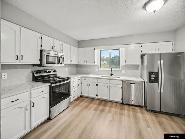 1446 S 167 Avenue, Omaha, NE 68130