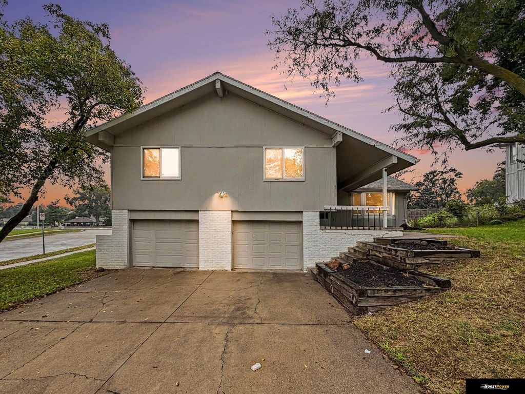 1446 S 167 Avenue, Omaha, NE 68130