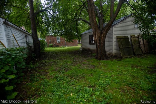 447 Brentwood Street, Inkster, MI 48141
