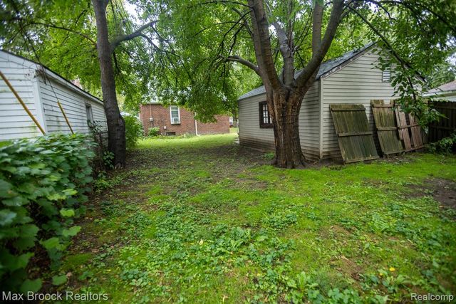 447 Brentwood Street, Inkster, MI 48141