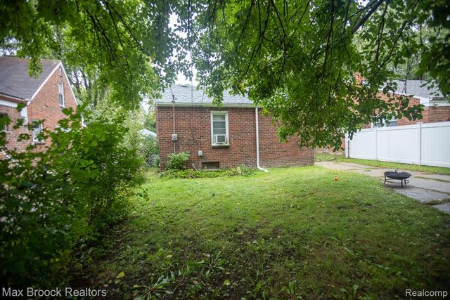 447 Brentwood Street, Inkster, MI 48141