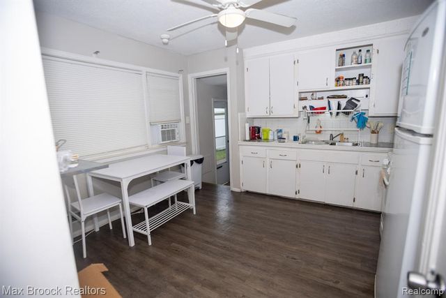 447 Brentwood Street, Inkster, MI 48141