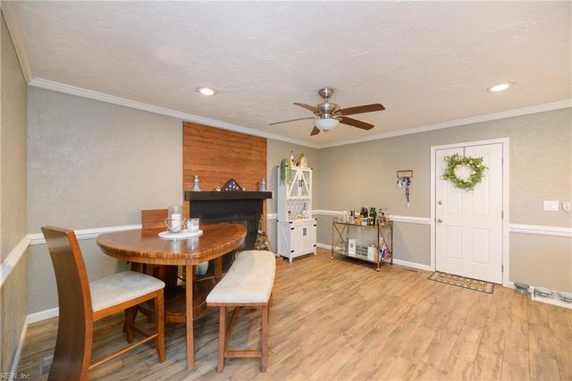 736 Leonard LN, Newport News, VA 23601