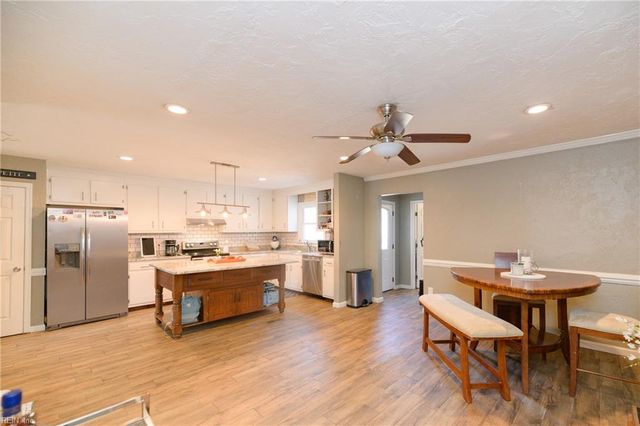 736 Leonard LN, Newport News, VA 23601