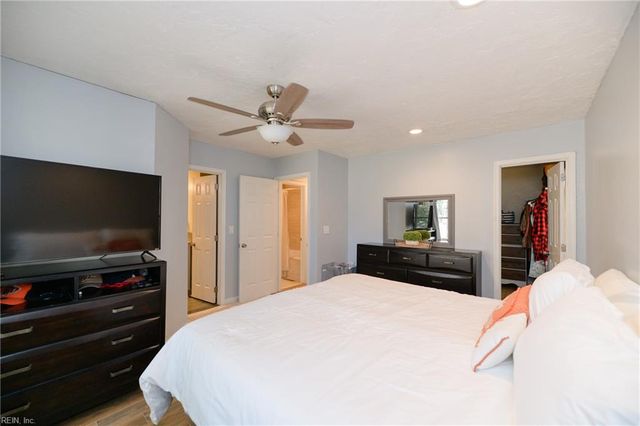 736 Leonard LN, Newport News, VA 23601