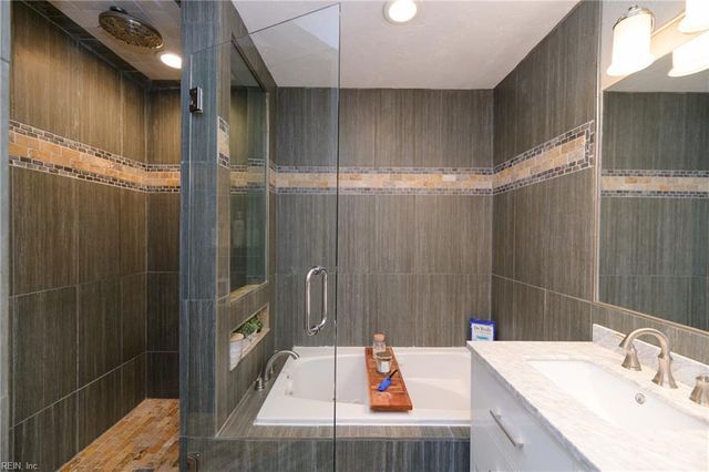 736 Leonard LN, Newport News, VA 23601