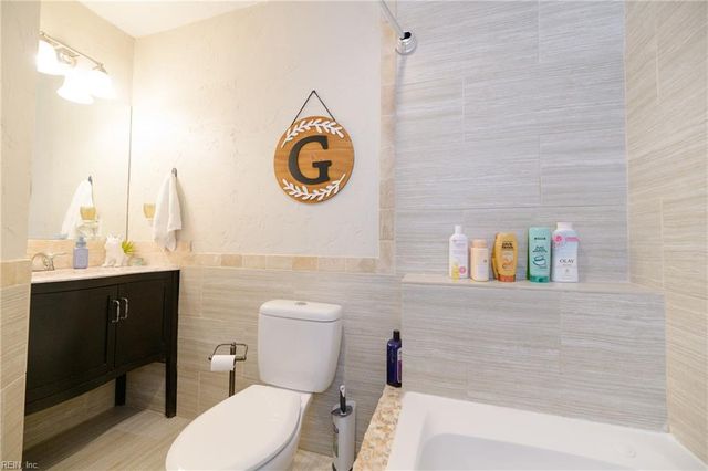 736 Leonard LN, Newport News, VA 23601