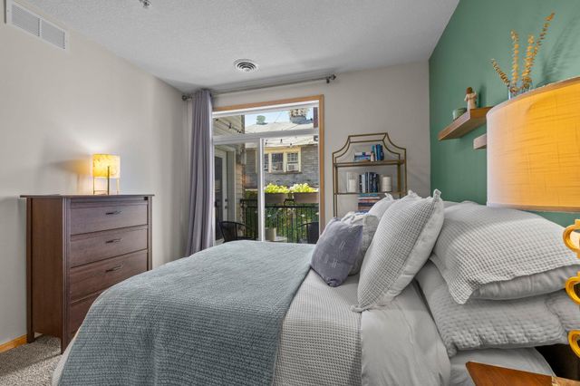 301 Oak Grove Street 308, Minneapolis, MN 55403