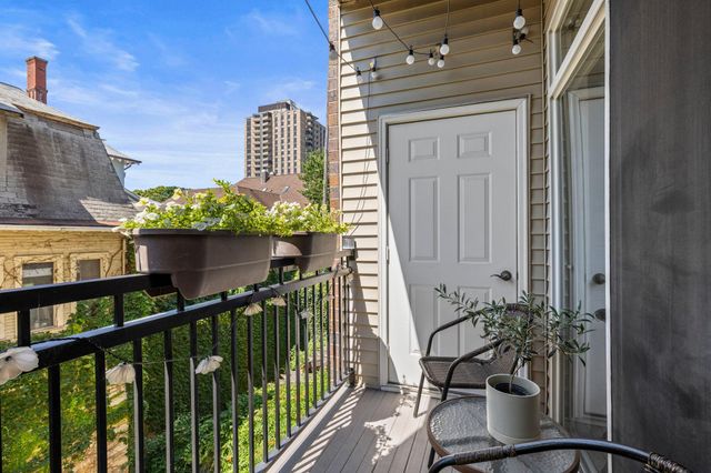 301 Oak Grove Street 308, Minneapolis, MN 55403