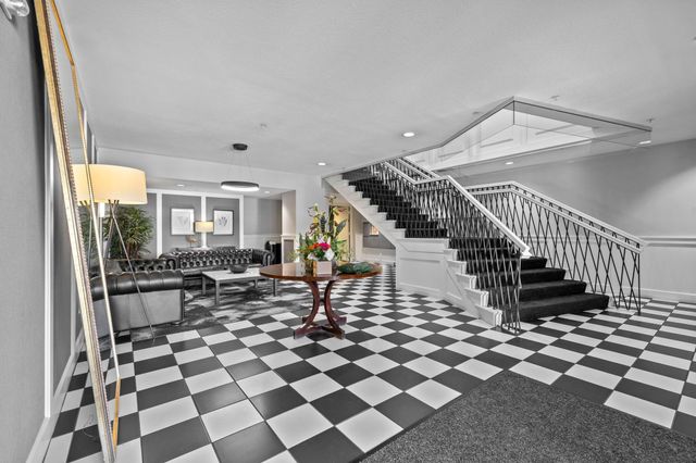 301 Oak Grove Street 308, Minneapolis, MN 55403