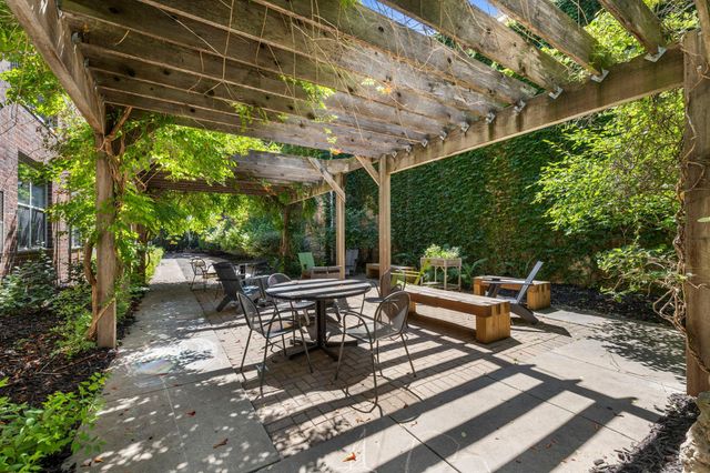 301 Oak Grove Street 308, Minneapolis, MN 55403