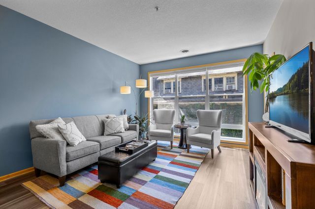 301 Oak Grove Street 308, Minneapolis, MN 55403
