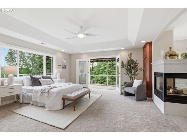 22868 Sw HILLCREST Rd, West Linn, OR 97068