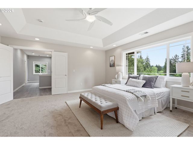 22868 Sw HILLCREST Rd, West Linn, OR 97068