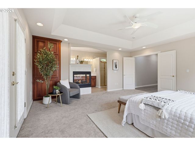 22868 Sw HILLCREST Rd, West Linn, OR 97068