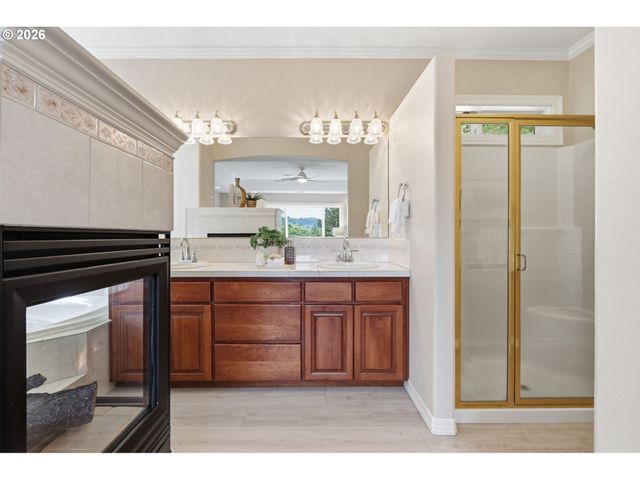 22868 Sw HILLCREST Rd, West Linn, OR 97068