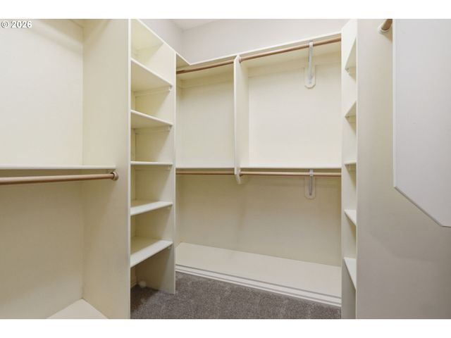 22868 Sw HILLCREST Rd, West Linn, OR 97068
