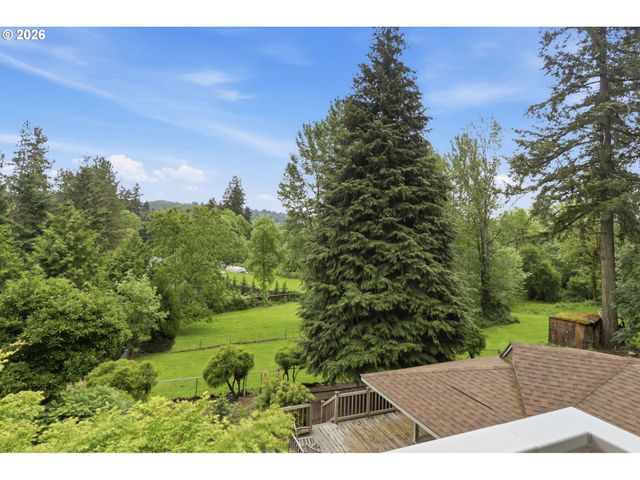 22868 Sw HILLCREST Rd, West Linn, OR 97068