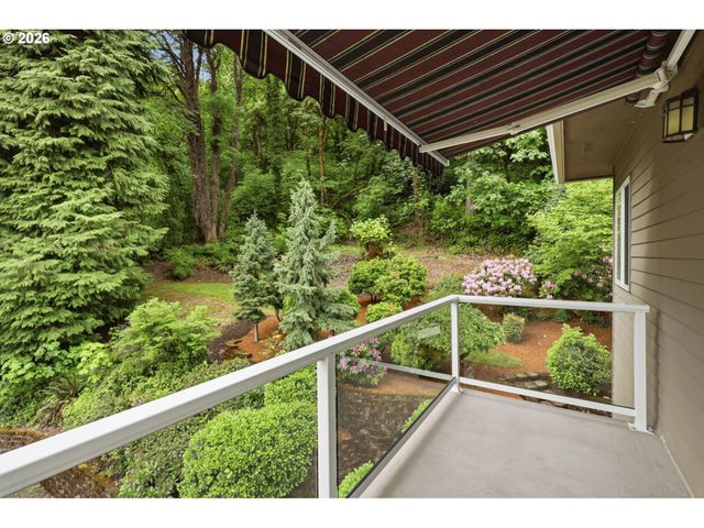 22868 Sw HILLCREST Rd, West Linn, OR 97068