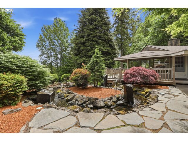 22868 Sw HILLCREST Rd, West Linn, OR 97068