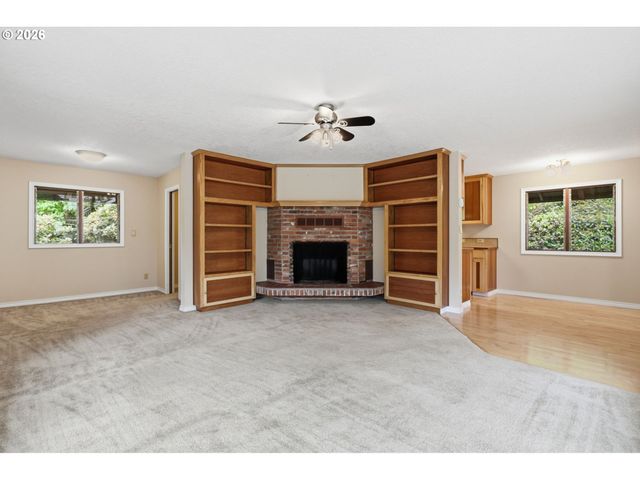 22868 Sw HILLCREST Rd, West Linn, OR 97068