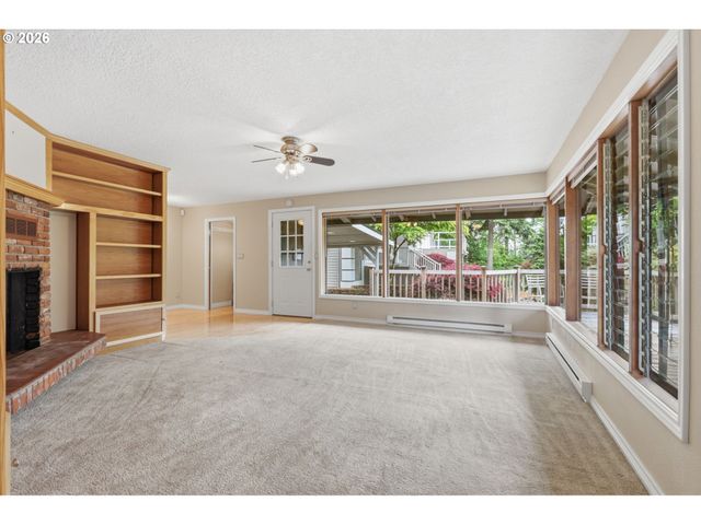 22868 Sw HILLCREST Rd, West Linn, OR 97068
