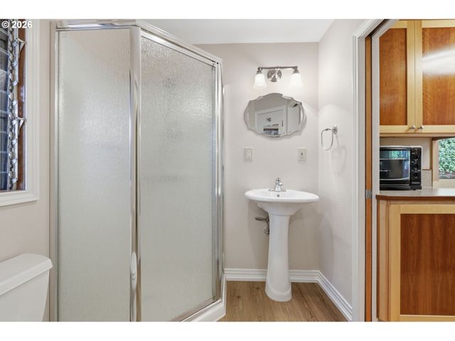 22868 Sw HILLCREST Rd, West Linn, OR 97068