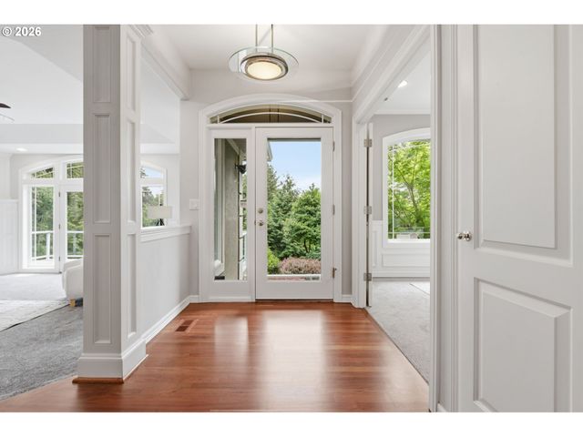 22868 Sw HILLCREST Rd, West Linn, OR 97068